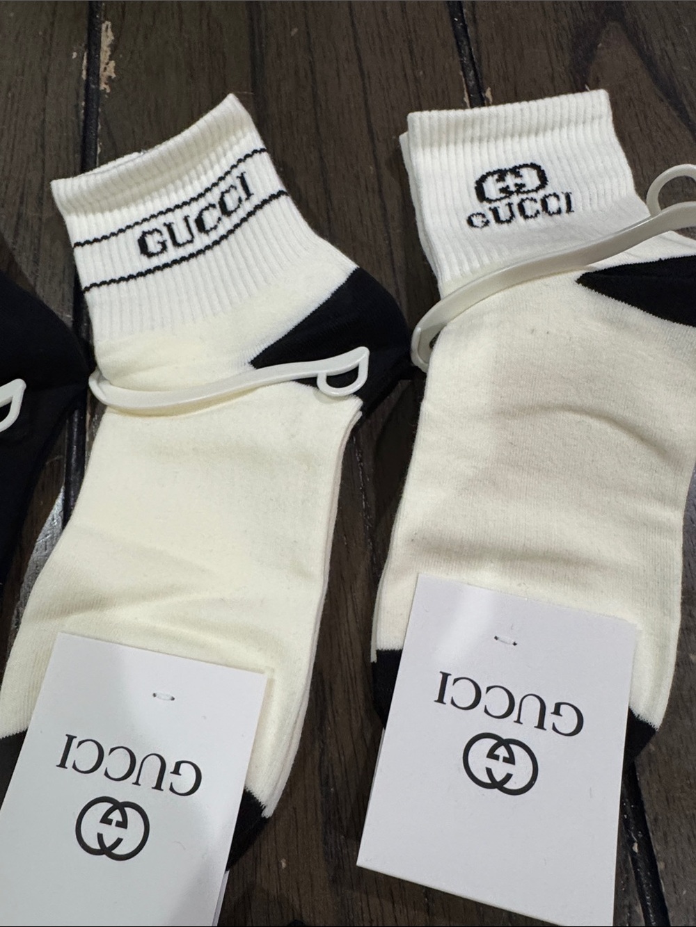 GucciBlack & White Logo Crew Socks - Pack - Picture 3 of 5